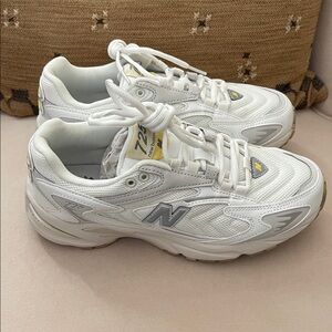 New Balance White and Gray Sneakers